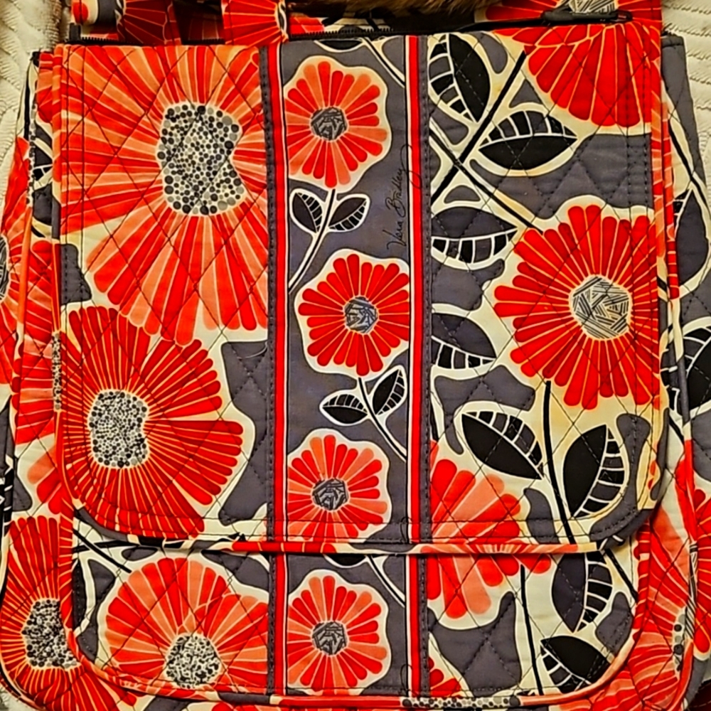 Vera Bradley Mailbag style Crossbody Purse.